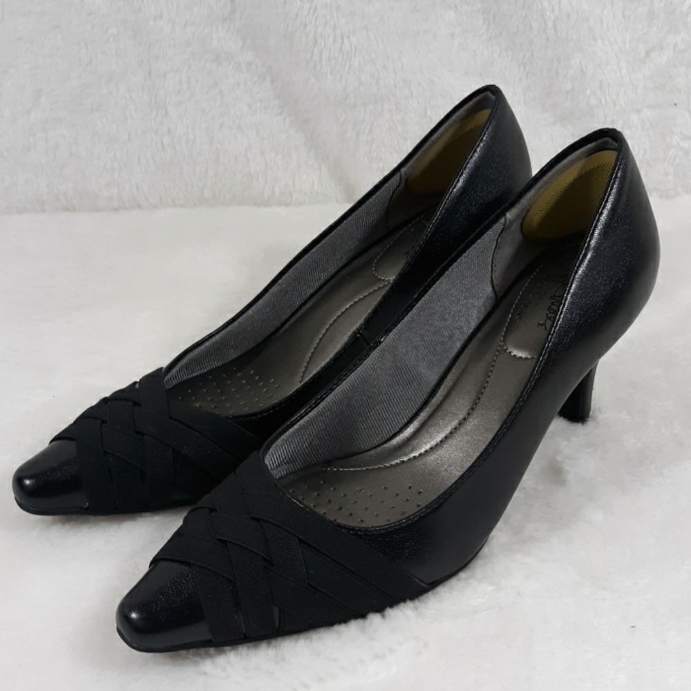 ⬇️$24 Life Stride pointed toe heels womens 8
